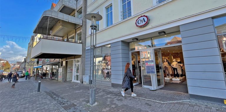 C&A wirkte am Alten Markt in Unna fest etabliert. Und doch findet sich die Filiale nun auf der Streichliste des Unternehmens wieder: Mit dem Auslaufen des Mietvertrages im Sommer 2022 verabschiedet sich die Kette aus der Kreisstadt.
