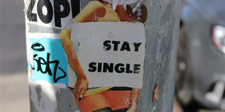 Am 11.11. ist Singles-Day, der Tag der Alleinstehenden. Heute großes Shopping-Event, ist der Hintergrund des Singles-Day in Deutschland kaum bekannt.