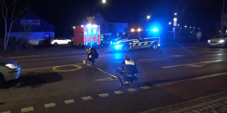 Ein 61-Jähriger Dortmunder wurde bei einem Verkehrsunfall am Dienstagabend verletzt.