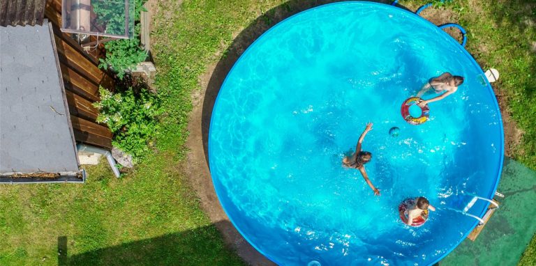 Wer nicht verreisen kann oder möchte, der holt sich mit einem Pool ein Stück Urlaub in den eigenen Garten. In Werne ist die Nachfrage nach Pools allerdings noch sehr verhalten.