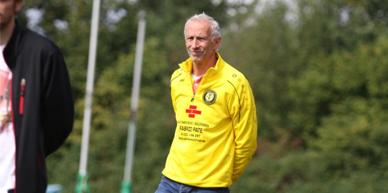 Trainer Reinhard Behlert dürfte mit den 33 Toren seiner Mannschaft zufrieden sein.
