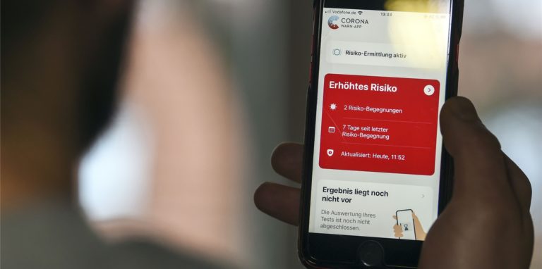 Sie galt einst als „zahnloser Tiger“, jetzt kann sie die vierte Welle vielleicht dämpfen: Die Corona-Warn-App.