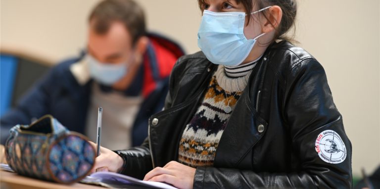 Kehrt die Maskenpflicht im Unterricht zurück? Wenn es nach SPD und Grünen geht schon.