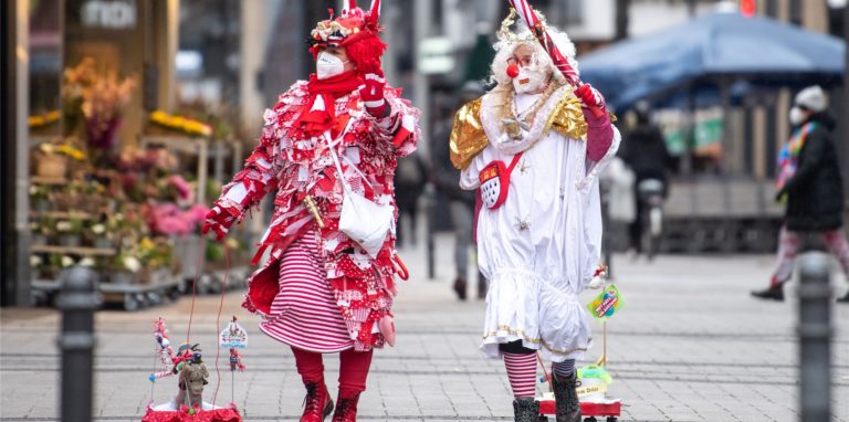 Der Rosenmontagszug in Düsseldorf wird im nächsten Jahr nicht wie sonst üblich im Februar stattfinden.