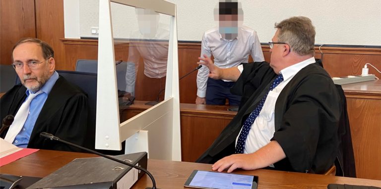 Bergkamener Messerstecher wird zu zehn Jahren Haft verurteilt. Der Angeklagte kann gegen das Urteil noch Revision einlegen.
