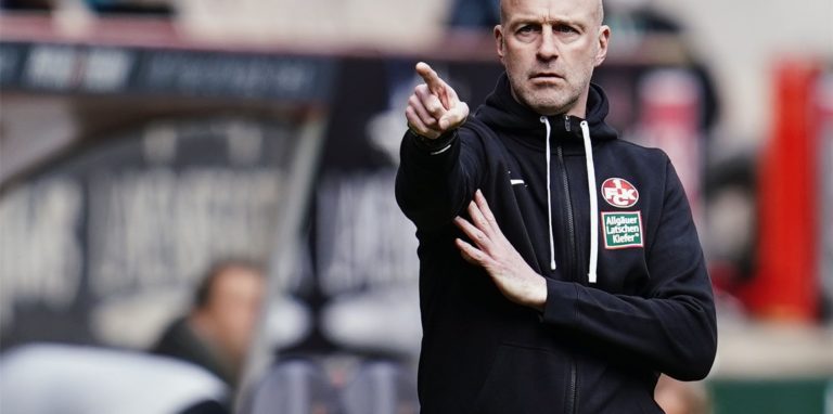 Der Unnaer Trainer Marco Antwerpen gibt die Richtung vor: Mit seinem 1. FC Kaiserslautern sollen gegen den BVB II die nächsten drei Punkte her.