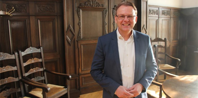 Das Archivbild zeigt Selms Bürgermeister Thomas Orlowski im alten Ratssaal des Amtshauses Bork.