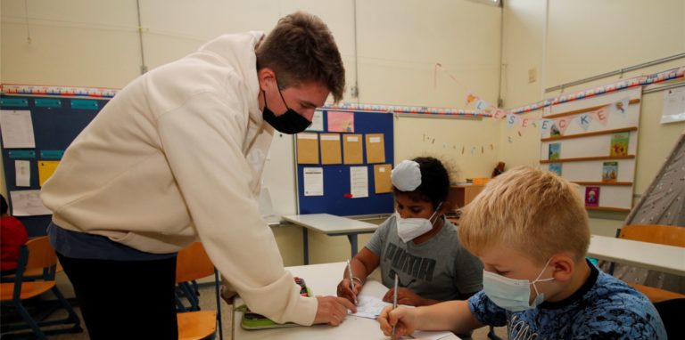 Nachhilfeunterricht konnten Kinder aus Holzwickede während der Sommerferien über ein Förderprogramm in Anspruch nehmen.