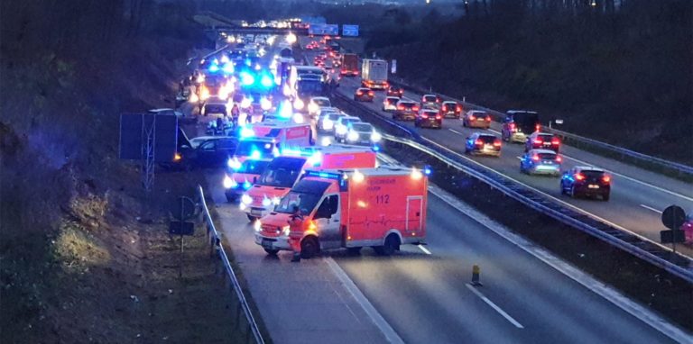 Die Unfallstelle auf der A1 in Höhe der Brücke Hammer Straße.