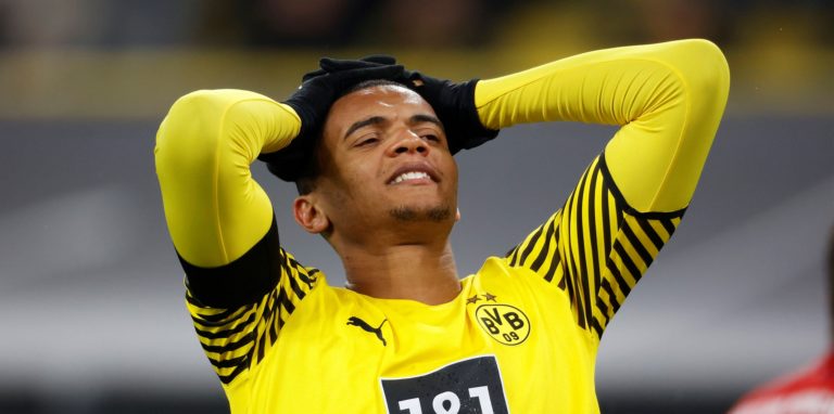 BVB-Verteidiger Manuel Akanji wurde erfolgreich am Knie operiert.