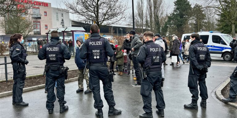 Ein „Spaziergang“ von Corona-Querdenkern wird für Montagabend, 17.30 Uhr, am Marktplatz in Werne erwartet. Am Sonntag gab es eine ähnliche Aktion in Bergkamen. Polizei und Ordnungsamt sind mit vielen Kräften im Einsatz.