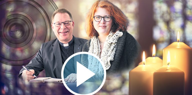 Pfarrerin Kerstin Schiffner von der Evangelischen Elias Kirchengemeinde Dortmund und Pastor Michael Ortwald von der Katholischen St. Urbanus Kirchengemeinde gestalten die Video-Gottesdienste.