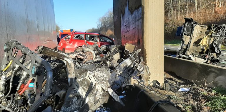Auf der A1 zwischen Ascheberg und Werne ist es am Montag zu einem schweren Verkehrsunfall gekommen.