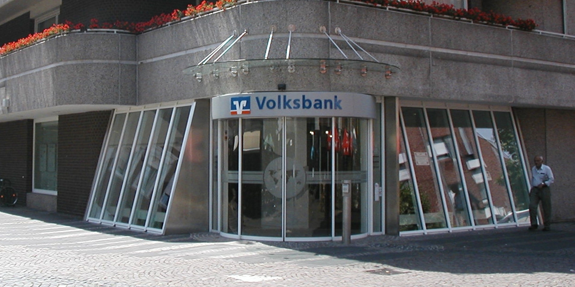 Die Volksbank Kamen-Werne passt die Öffnungszeiten der Hauptstellen Kamen und Werne zum neuen Jahr an.