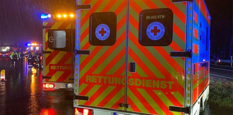 Neun Personen wurden bei dem Unfall auf der A1 zwischen Bergkamen und Werne leicht verletzt. Eine Kettenreaktion sorgte für den Unfall, an dem fünf Fahrzeuge beteiligt waren.