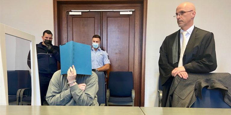 Psychiatrie oder Gefängnis: Was ist das richtige für den Angeklagten?