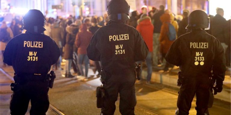 In Deutschland haben am Montag wieder zahlreiche Demonstrationen gegen die Corona-Maßnahmen stattgefunden.