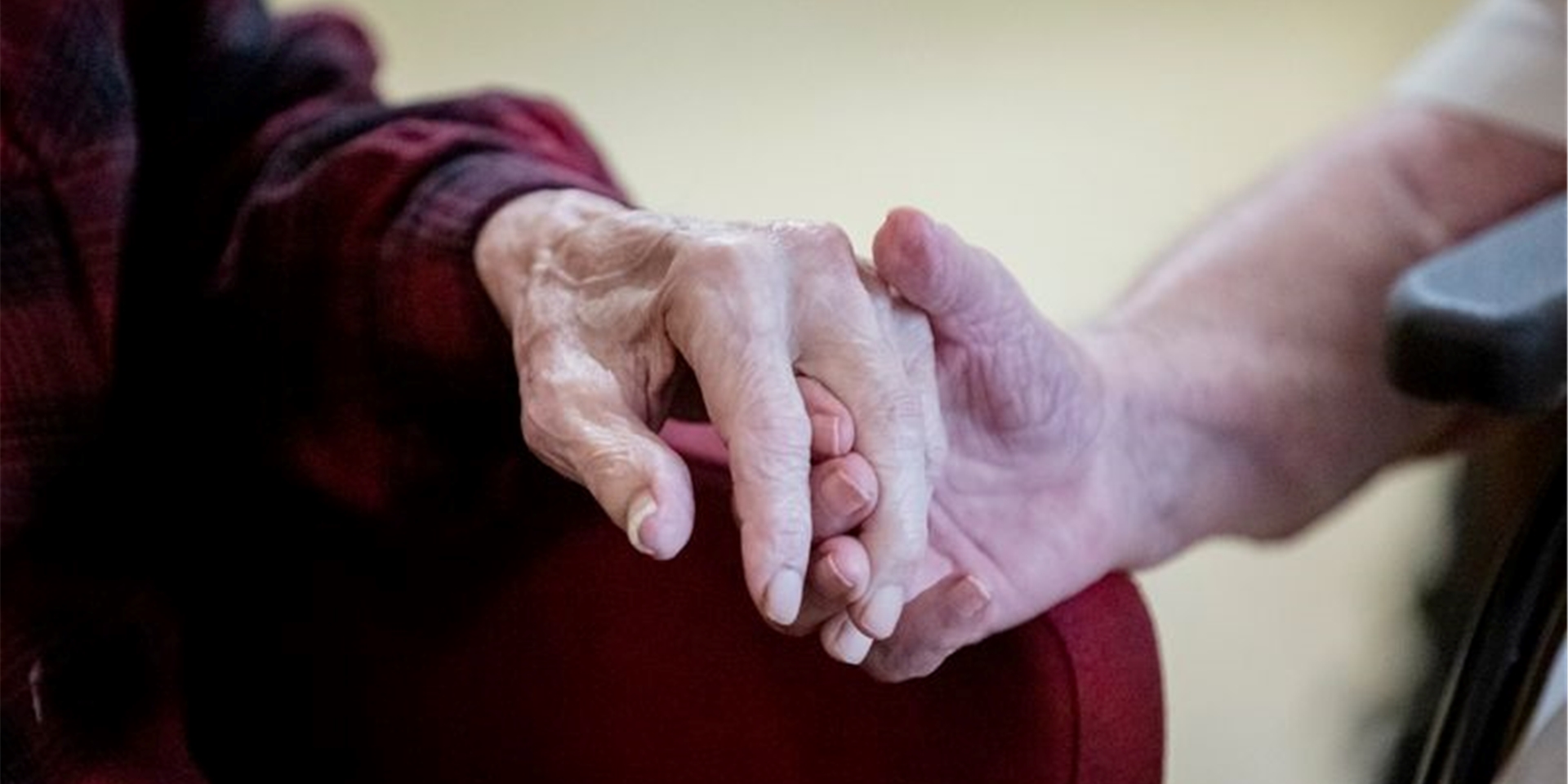 2050 könnten rund 153 Millionen Menschen mit Demenz leben. Zurückzuführen sei das vor allem auf Wachstum und Alterung der Bevölkerung.