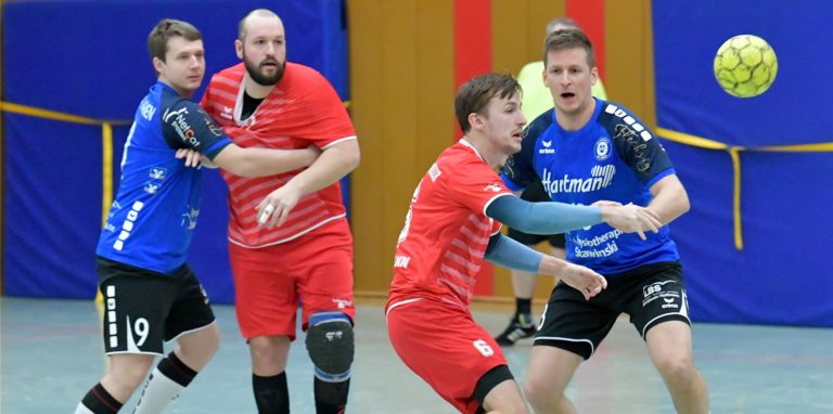 Jan Richter (l.) und Leo Langmann konnten mit dem VfL Brambauer gegen den VfL Kamen einen wichtigen Sieg einfahren.