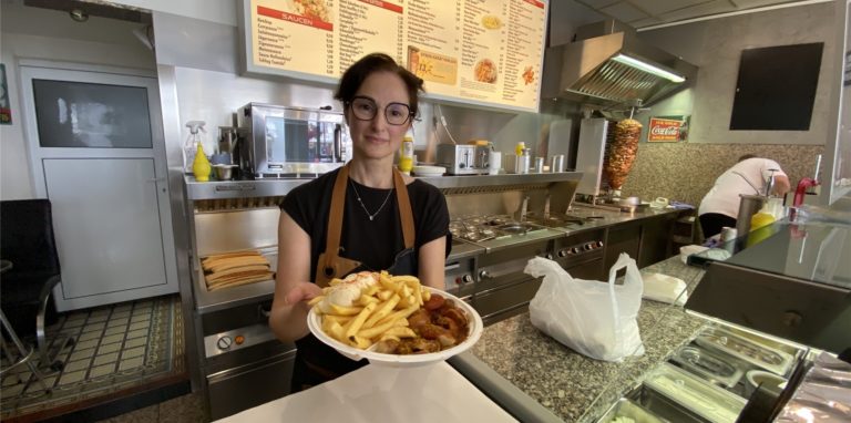 Gilt für den griechischen Imbiss Olympia-Grill an der Hauptstraße in Holzwickede dieselbe Regelung wie für ein Restaurant? Dürfen auch dort nur Genesene und Geimpfte mit einem tagesaktuellen Schnelltest speisen?