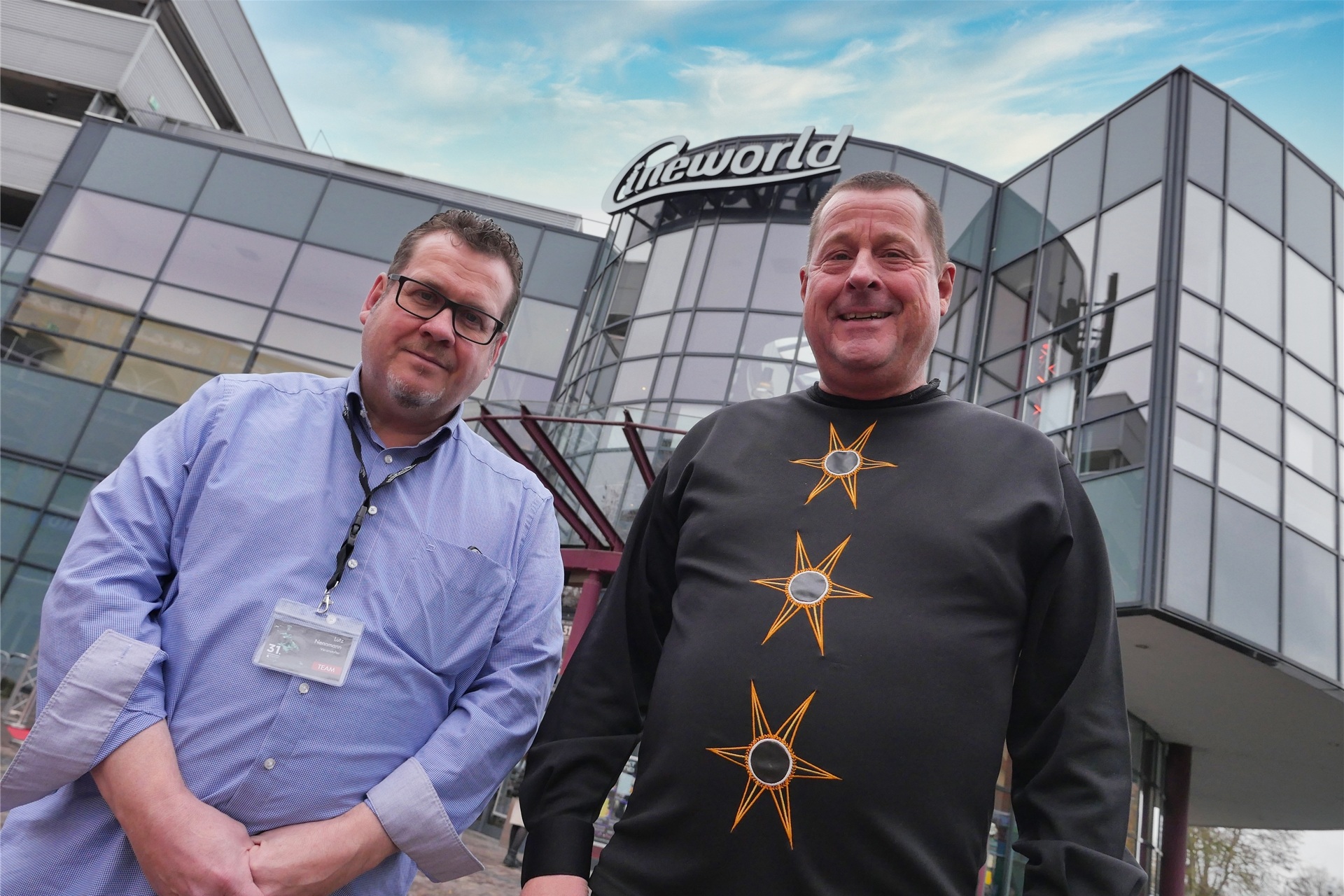 Die beiden Kinofest-Veranstalter Lutz Nennmann (l.) und Meinolf Thies vor der Cineworld – sie planen, für das 32. Kinofest im November das Kino komplett zum Festival-Haus zu machen.