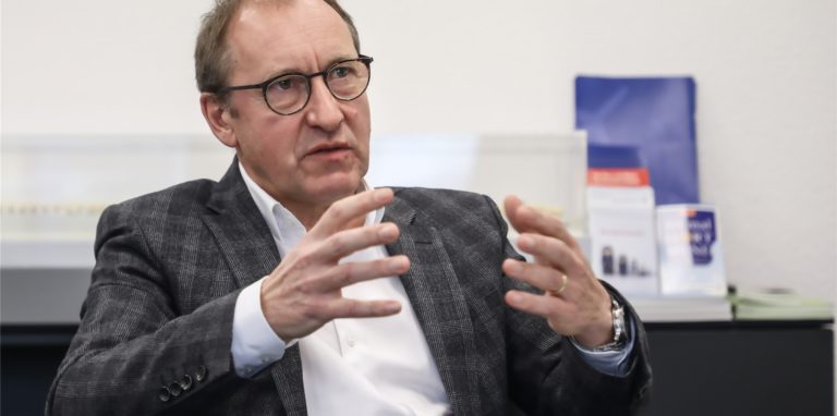 Airport-Chef Ludger van Bebber ist sicher: „Wir werden die Zielmarke der EU schaffen.“