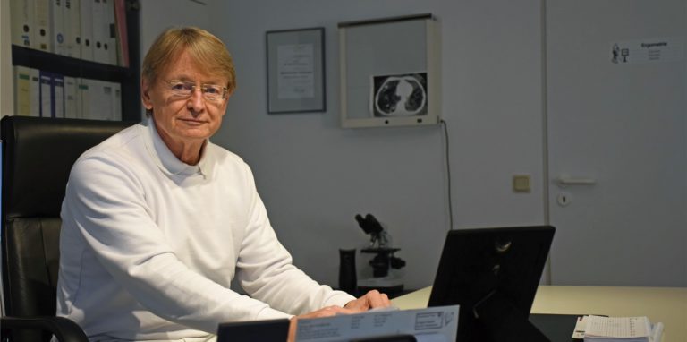 Allgemeinmediziner Dr. Ulrich Hüning wird im Juni mit seiner Praxis umziehen.