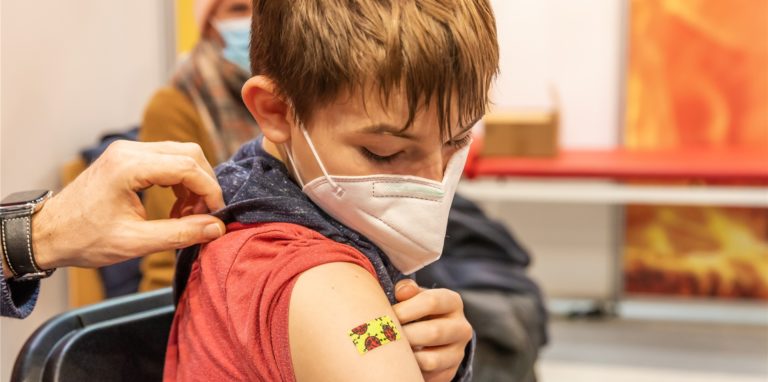 Auch Kinder können geimpft werden. Für das Angebot in der Thier-Galerie brauchen sie aber einen Termin.