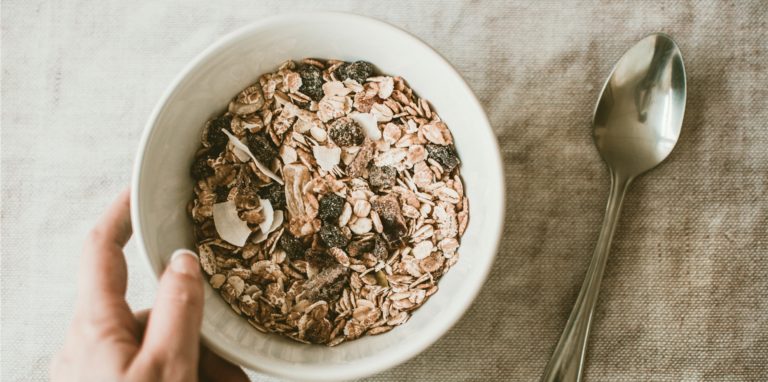 Mit Hafer lässt sich nicht nur leckeres Müsli zubereiten. Auch Rösti oder eine Pizza sind schnell gemacht.