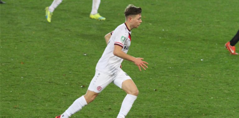 Sandro Plechaty und Rot-Weiss Essen behielten im Spitzenspiel der Regionalliga die Oberhand.