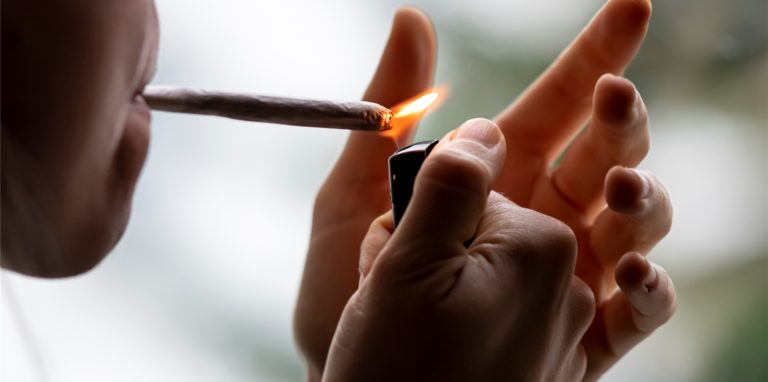 Die Ampel-Parteien arbeiten aktuell an einer Legalisierung von Cannabis in Deutschland.