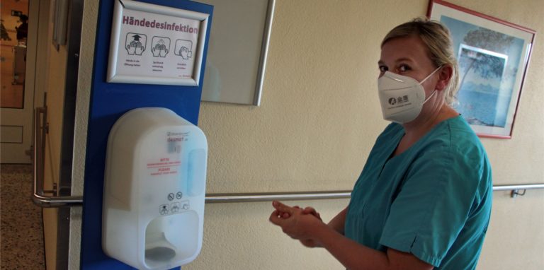 Im Krankenhaus in Werne gelten hohe Hygienemaßnahmen, um auch das eigene Personal vor Infektionen zu schützen.