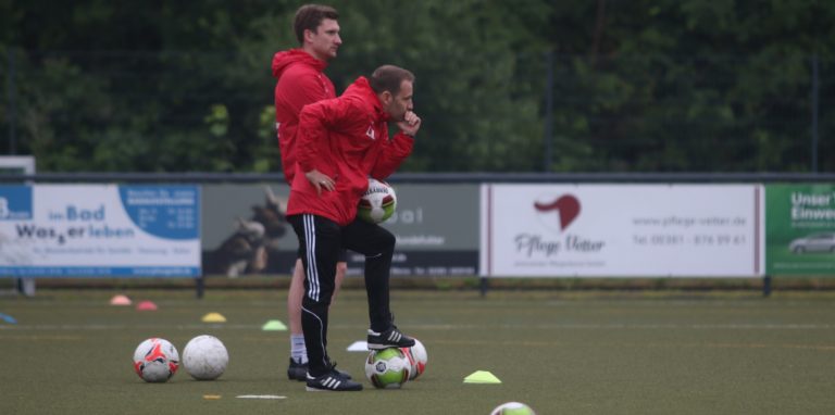 Wie geht es weiter mit dem Trainer-Duo Lars Müller (vorne) und Joel Simon?