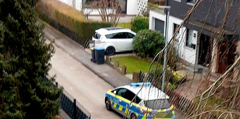 Der Polizeieinsatz in der Straße Zum großen Feld schreckte die Anwohner auf.