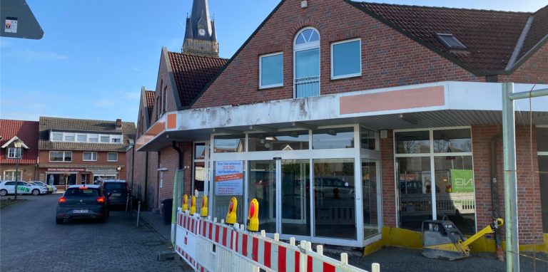 Die K+K-Filiale am Eschenplatz ist Geschichte – das Gebäude wird nun entkernt für den neuen Rossmann.