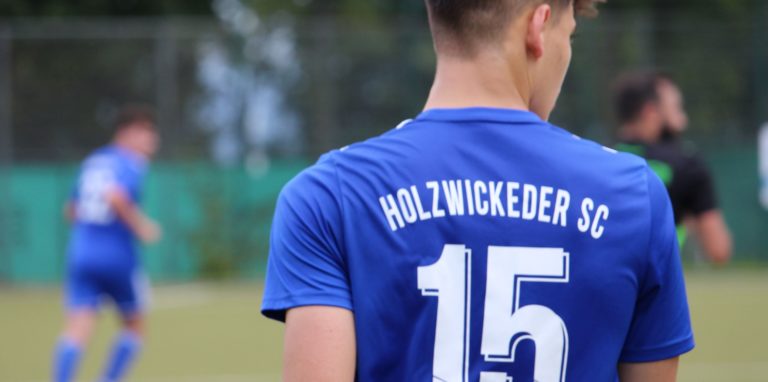 Der Holzwickeder SC hat kurz vor Ende der Transferperiode nochmals auf dem Spielermarkt zugeschlagen und einen Verteidiger verpflichtet.