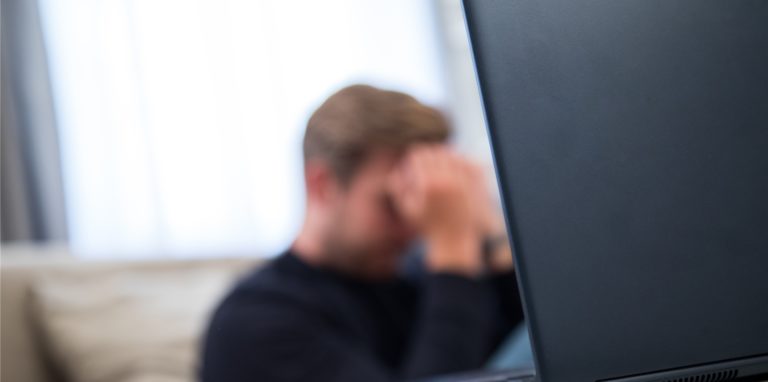Soziale Netwerke müssen dem Bundeskriminalamt künftig Verdachtsfälle von Straftaten melden.