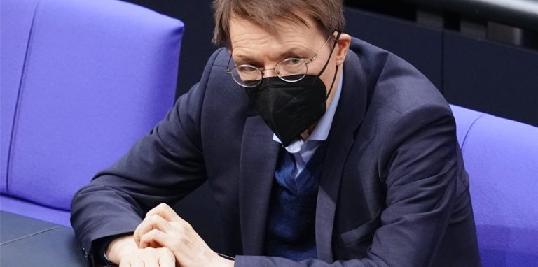 Gesundheitsminister Karl Lauterbach (SPD) im Bundestag.