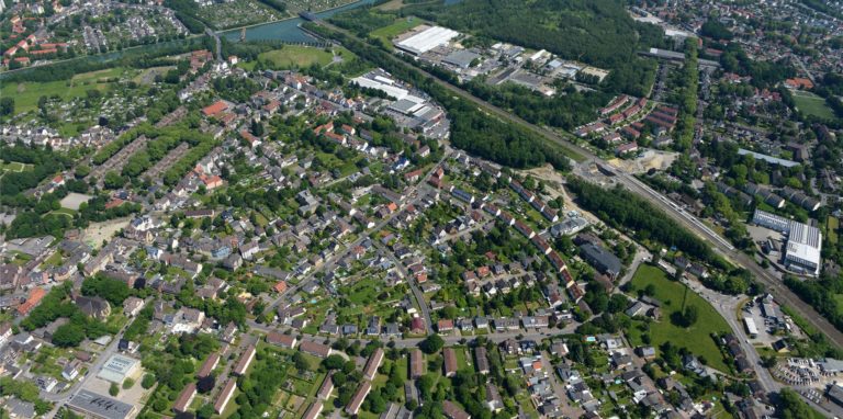 Die Luftaufnahme zeigt Lünen-Süd mit der Jägerstraße. Dort sollen nun unbebaute Wohngrundstücke verlost werden an Privatleute.