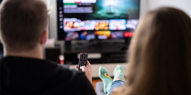 Was gucken? Bei Netflix haben Nutzerinnen und Nutzer die Qual der Wahl.