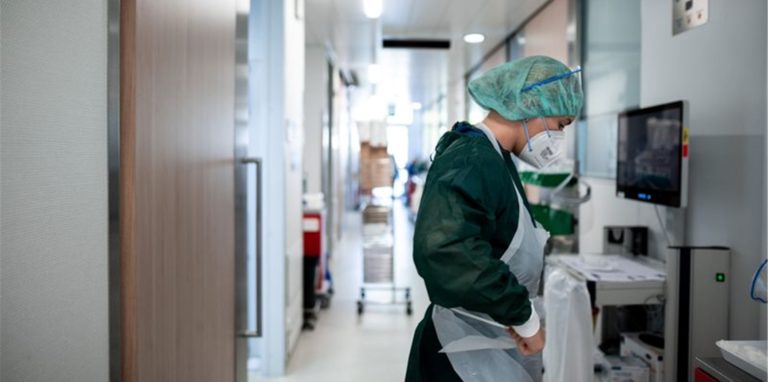 Ein hoher Anteil der Corona-Patienten im Krankenhaus ist nicht wegen Corona sondern mit Corona zur Behandlung gekommen.