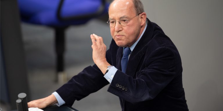 Linken-Politiker Gregor Gysi gehört zu den Unterzeichnern des Antrags gegen eine Impfpflicht.