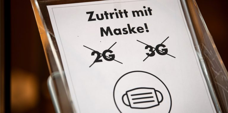 Die Zugangsbeschränkungen im Handel sollen in NRW ab Samstag fallen.