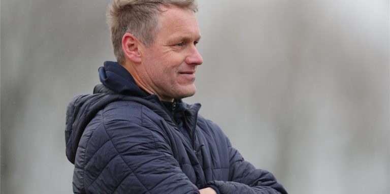 Spieler von Westfalia Kinderhaus, die von Ex-SVH-Coach Holger Möllers trainiert werden, und Zuschauer aus Gievenbeck sind am Sonntag aneinandergeraten.