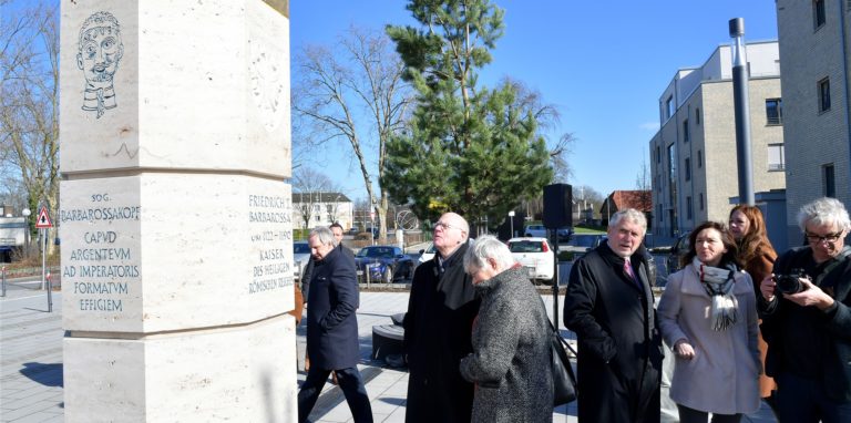 Die achteckige Stauferstele auf dem Campus ist ein Hingucker – nicht nur am tag der Einweihung.