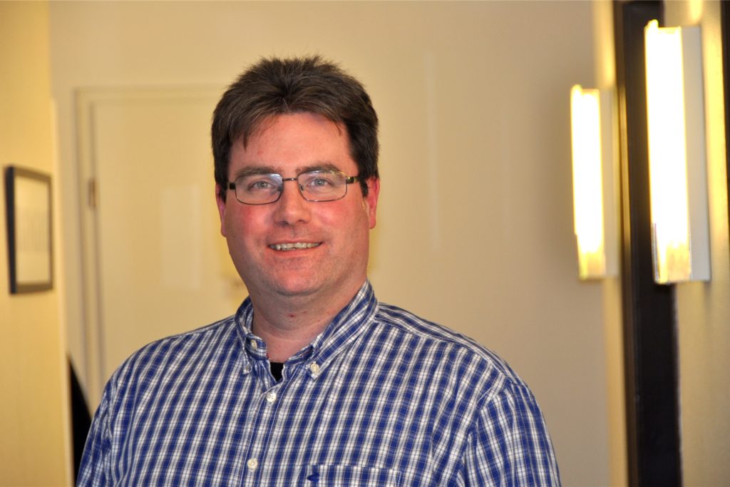 Stefan Simon. ist in der Hilfe für Ungarn seit Jahren engagiert, und hat sich als Partner für die Hilfsaktion für die Flüchtlinge aus der Ukraine angeboten. Stefan Simon. ist in der Hilfe für Ungarn seit Jahren engagiert, und hat sich als Partner für die Hilfsaktion für die Flüchtlinge aus der Ukraine angeboten.