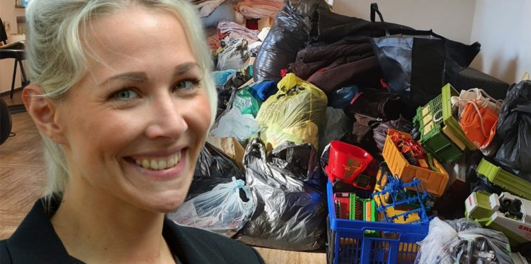 Rebekka Kämpfe organisiert die angekommenen Spenden für die Ukraine.