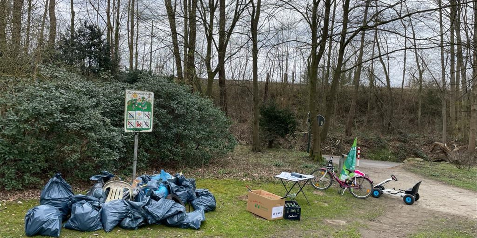 Eine große Müllsammelaktion ist für Lünen geplant (Archivbild) Viele Teilnehmende wollen die Stadt für das Frühjahr herausputzen.