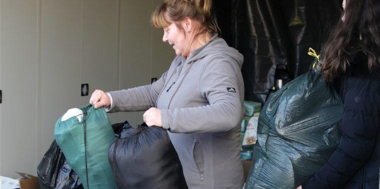 Eveline Oljeniczak aus Lünen-Süd sammelt Spenden.