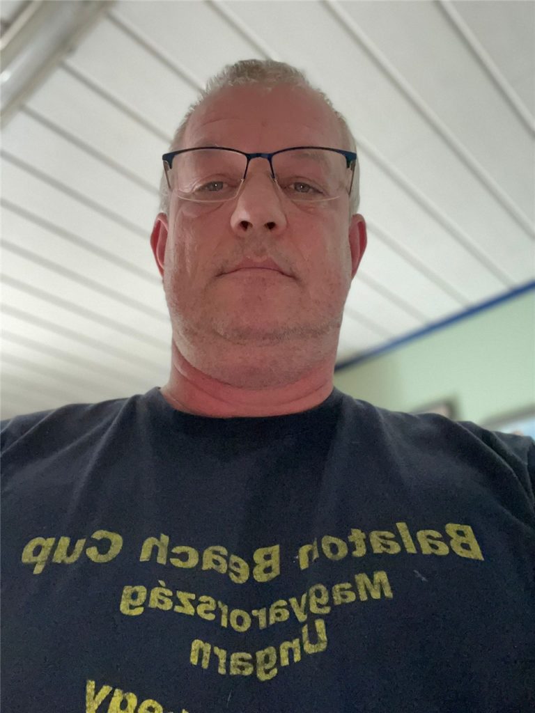 Dirk Rißel lebt von März bis Oktober in Ungarn. Vor Ort will er den Menschen helfen, die derzeit aus der Ukraine fliehen. Dirk Rißel lebt von März bis Oktober in Ungarn. Vor Ort will er den Menschen helfen, die derzeit aus der Ukraine fliehen.